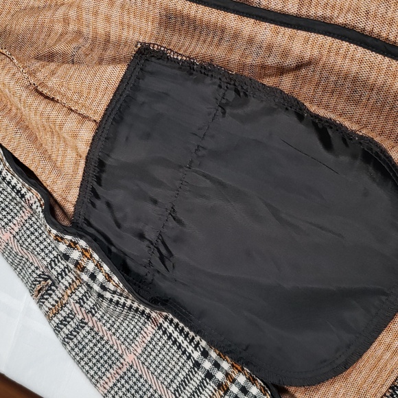 🧥Old navy cotton button up plaid blazer in Medium 🧥 - Picture 8 of 10